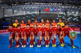 维尼修斯：友谊赛能帮巴西积累经验；我们都很喜欢和安帅共事
